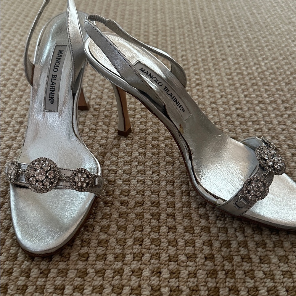 NWT Vintage 3 1/2” Manolo Blahnik Metallic Silver Sandals with Rhinestones - Picture 5 of 10